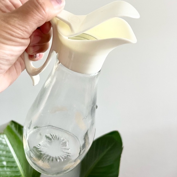 Vintage Log Cabin 8.5" Tall Glass Carafe Syrup Dressing Gold Eagle Shield Arrow - Picture 3 of 5